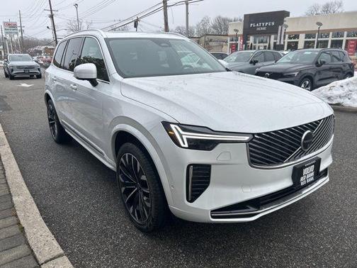 2025 Volvo XC90 B5 Plus 7-Seater