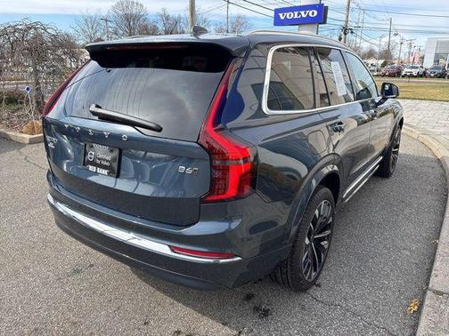 2025 Volvo XC90 B6 Plus 7-Seater