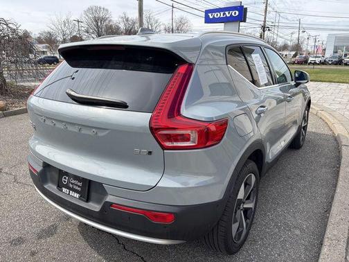 Vapour Grey Metallic 2025 Volvo XC40 B5 Plus Bright Theme