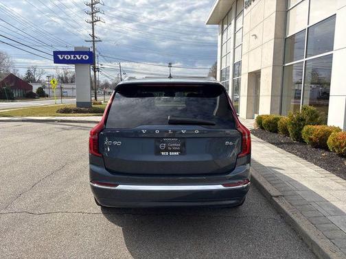 2025 Volvo XC90 B6 Plus 7-Seater