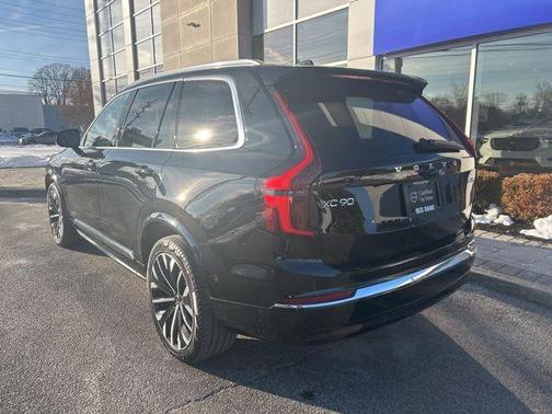 2025 Volvo XC90 B6 Plus 7-Seater