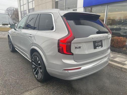 2025 Volvo XC90 B6 Plus 7-Seater