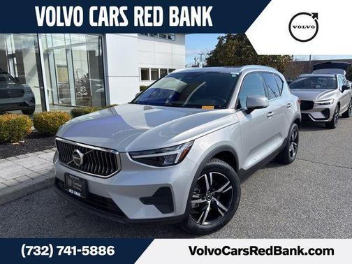 2025 Volvo XC40 B5 Core Bright Theme