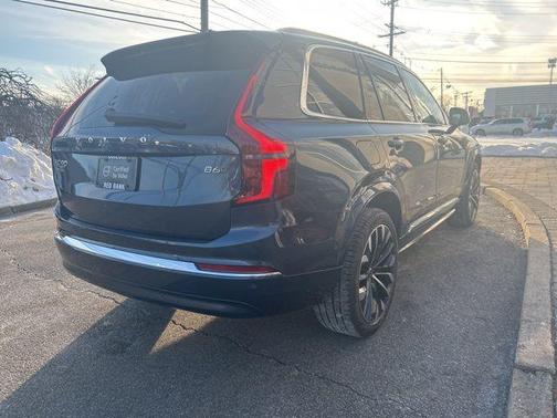 2025 Volvo XC90 B6 Plus 7-Seater