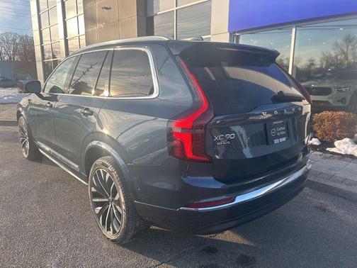 2025 Volvo XC90 B6 Plus 7-Seater