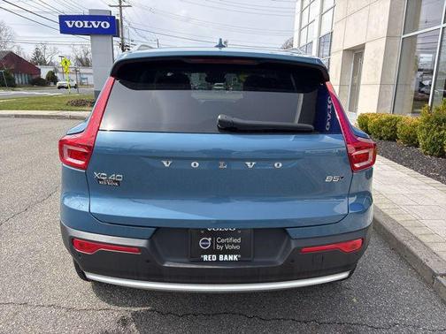 Blue 2025 Volvo XC40 B5 Core Bright Theme