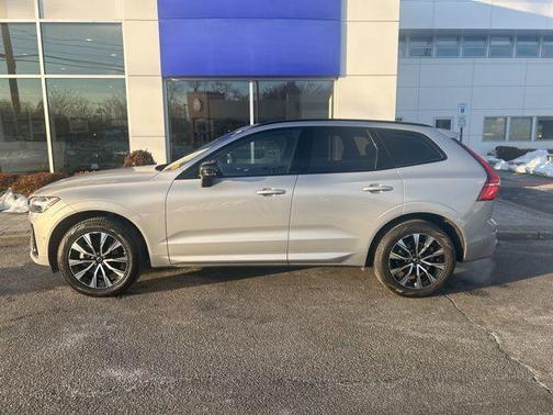 2025 Volvo XC60 B5 Plus