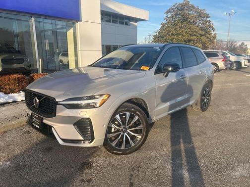 2025 Volvo XC60 B5 Plus