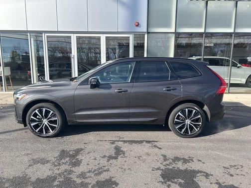 2025 Volvo XC60 B5 Plus