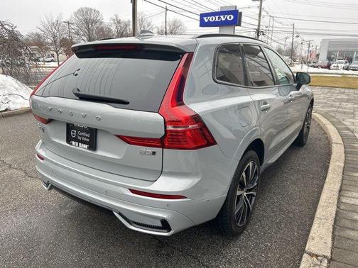 2025 Volvo XC60 B5 Plus