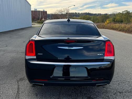 2015 Chrysler 300 Limited
