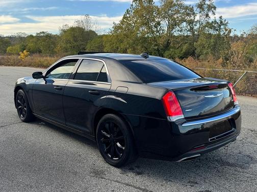 2015 Chrysler 300 Limited