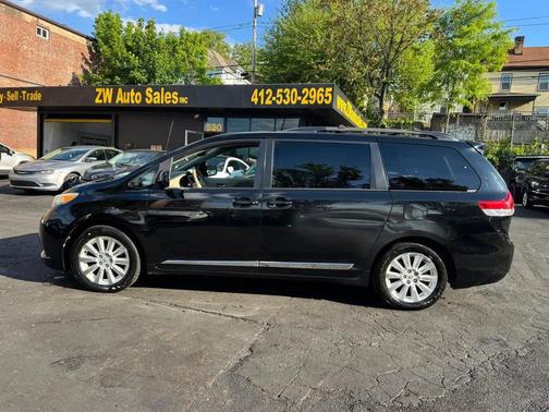 Black 2012 Toyota Sienna XLE
