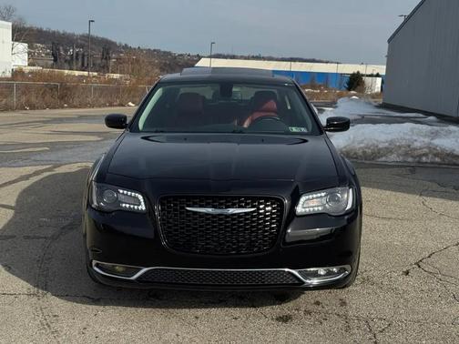 2018 Chrysler 300 Touring