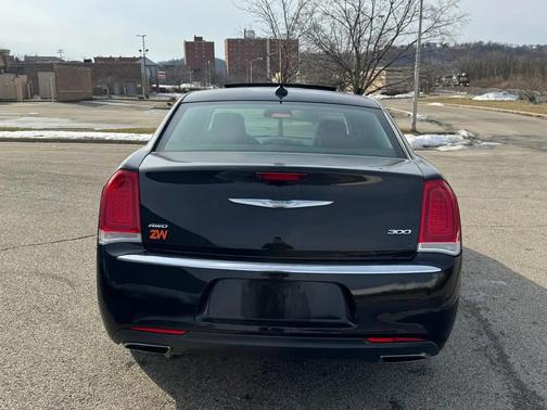 2018 Chrysler 300 Touring