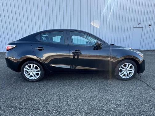 2017 Toyota Yaris iA Base