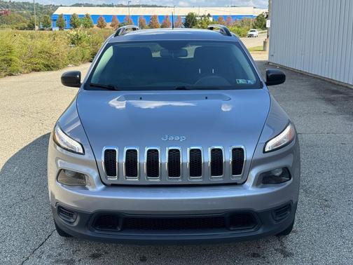 2017 Jeep Cherokee Sport