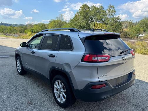 2017 Jeep Cherokee Sport