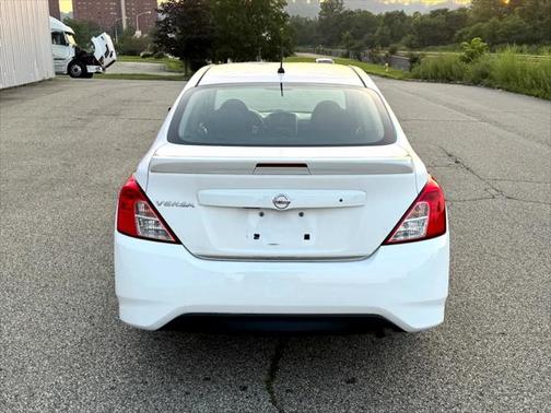 2018 Nissan Versa 1.6 S+