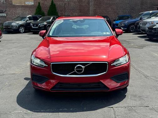 Maroon 2019 Volvo S60 T5 Momentum
