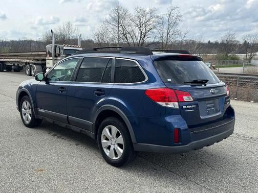 Blue 2011 Subaru Outback 2.5 i Premium