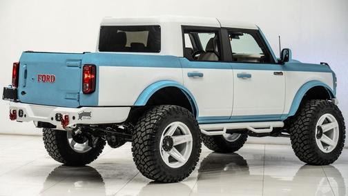 2025 Ford Bronco Custom