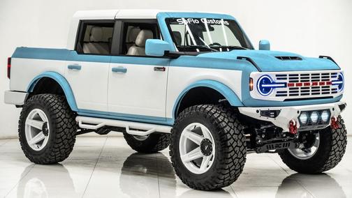 2025 Ford Bronco Custom