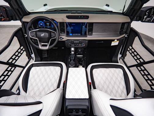 Oxford White 2026 Ford Bronco Big Bend