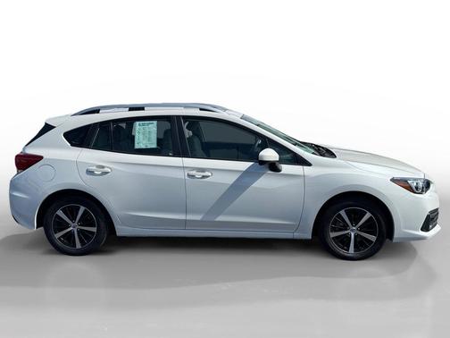 Crystal White Pearl 2023 Subaru Impreza Premium