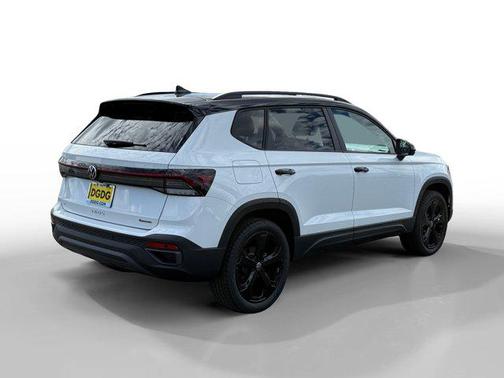 2025 Volkswagen Taos 1.5T SE Black