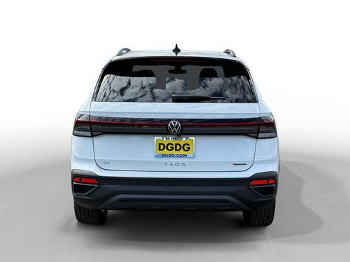 2025 Volkswagen Taos 1.5T SE Black
