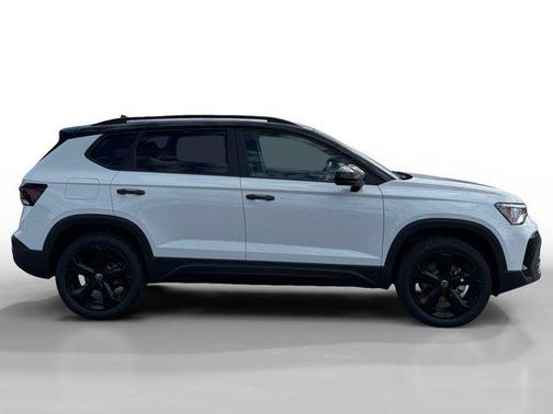 2025 Volkswagen Taos 1.5T SE Black