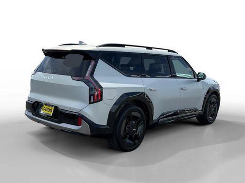 Ivory Silver Matte 2024 Kia EV9 GT-Line