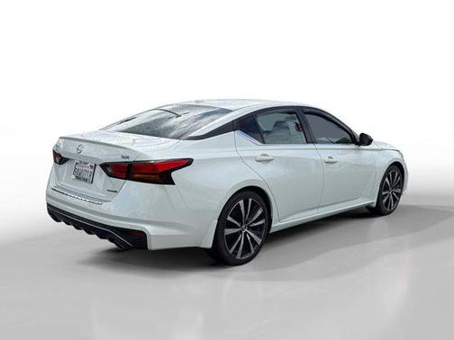 2022 Nissan Altima SR VC-Turbo FWD