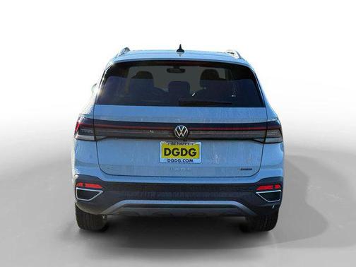 Monument Gray 2026 Volkswagen Taos SE
