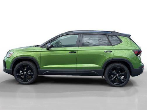 2025 Volkswagen Taos 1.5T SE Black