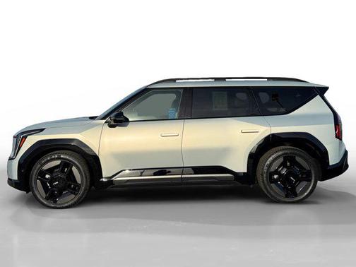 Ivory Silver Matte 2024 Kia EV9 GT-Line