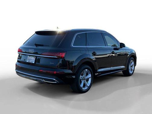 2022 Audi Q7 55 Premium