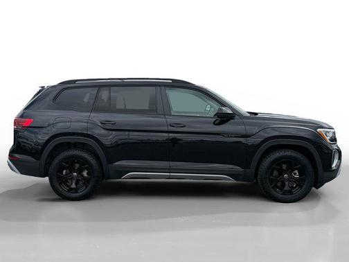 Deep Black 2025 Volkswagen Atlas 2.0T Peak Edition