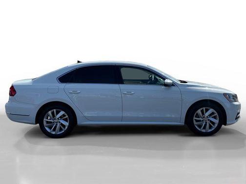 2018 Volkswagen Passat 2.0T SE