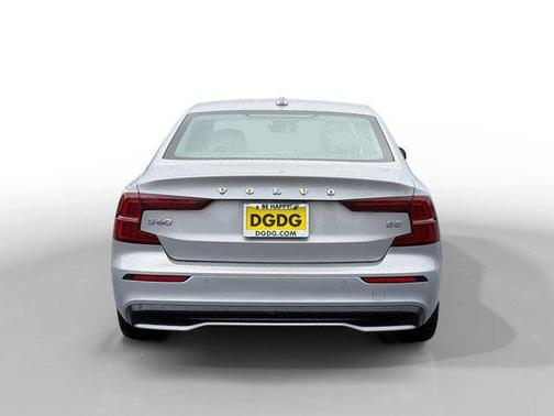 2024 Volvo S60 B5 Plus Dark Theme