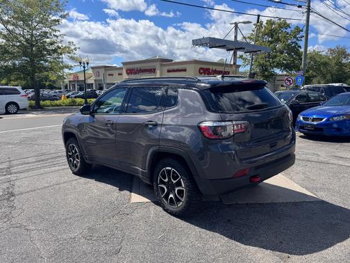 2024 Jeep Compass Trailhawk