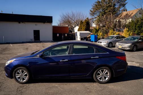 2012 Hyundai SONATA GLS