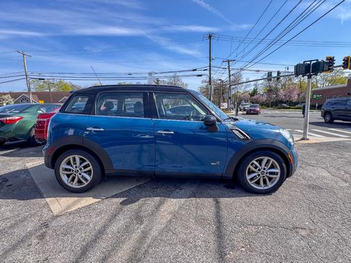 2011 MINI Cooper S Countryman Base