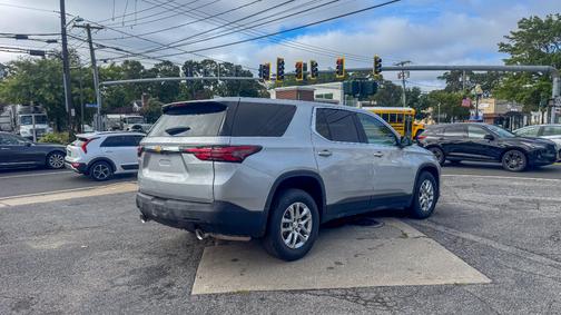 2022 Chevrolet Traverse LS