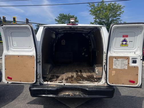 2010 Ford E150 Cargo