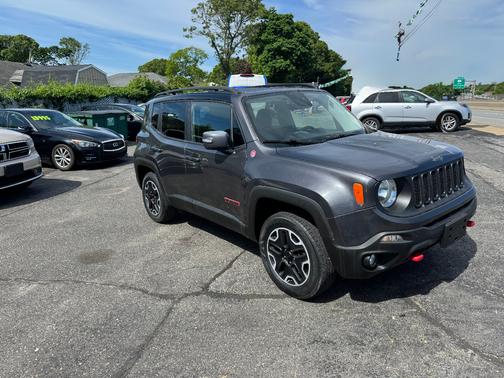Granite Crystal Metallic 2016 Jeep Renegade Trailhawk
