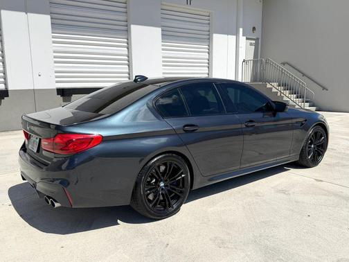 Singapore Gray Metallic 2020 BMW M5 Base