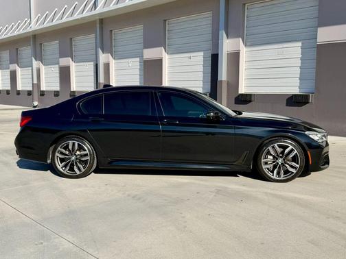 2018 BMW 750 i xDrive