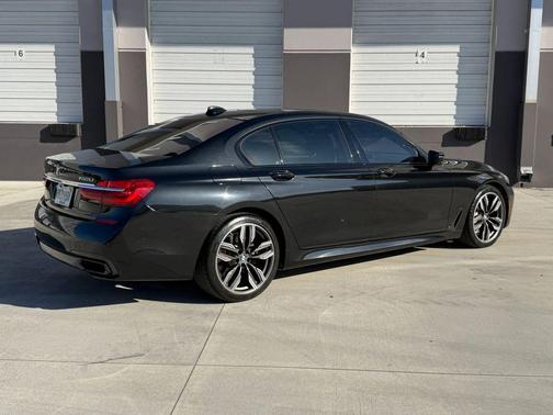 2018 BMW 750 i xDrive
